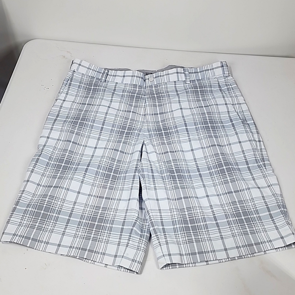 Nike Golf Dri-Fit Tour Performance Men’s Shorts Gray Plaid 36